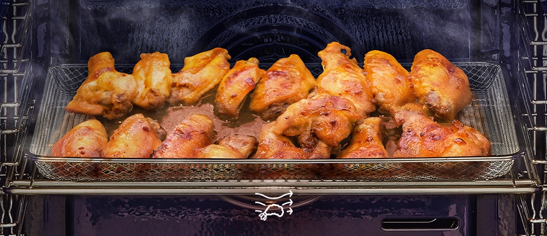 Det här är en bild av kycklingvingen som luftstektas.